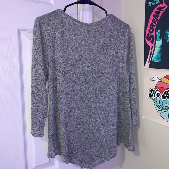 SOLD Mid-Sleeve Soft Top - Picture 3 of 4